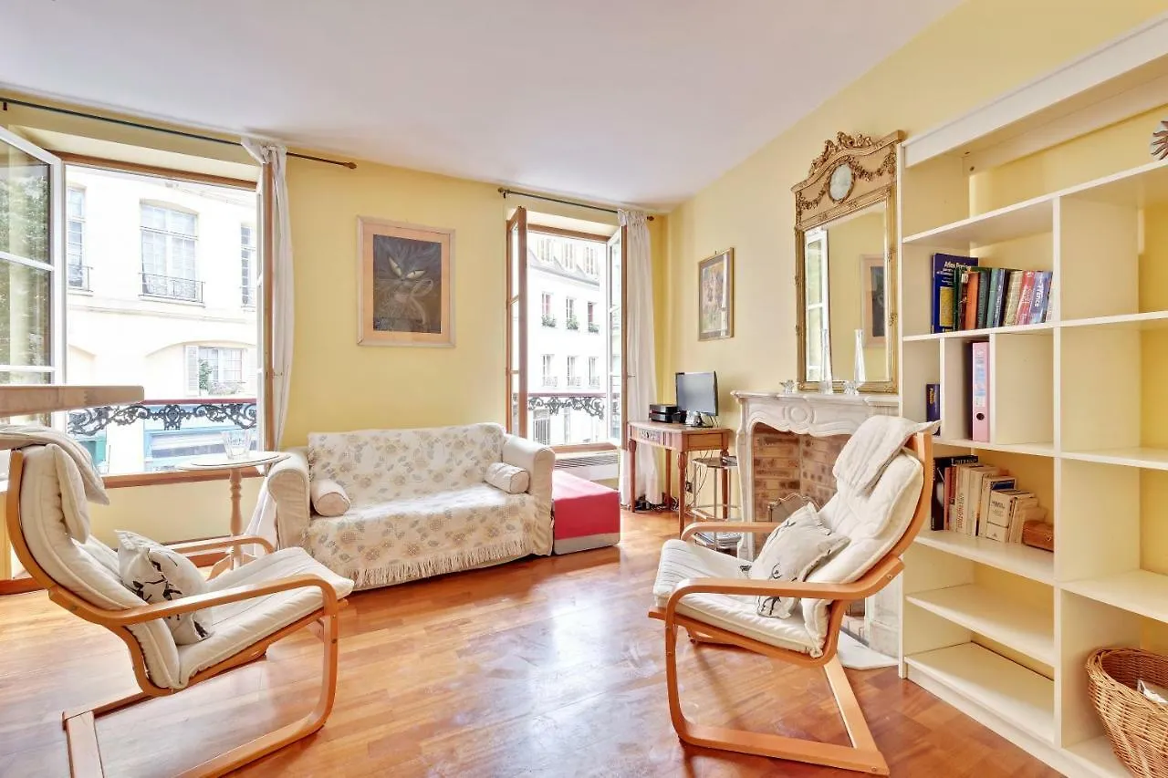 Pantheon Cosy Studio Apartment